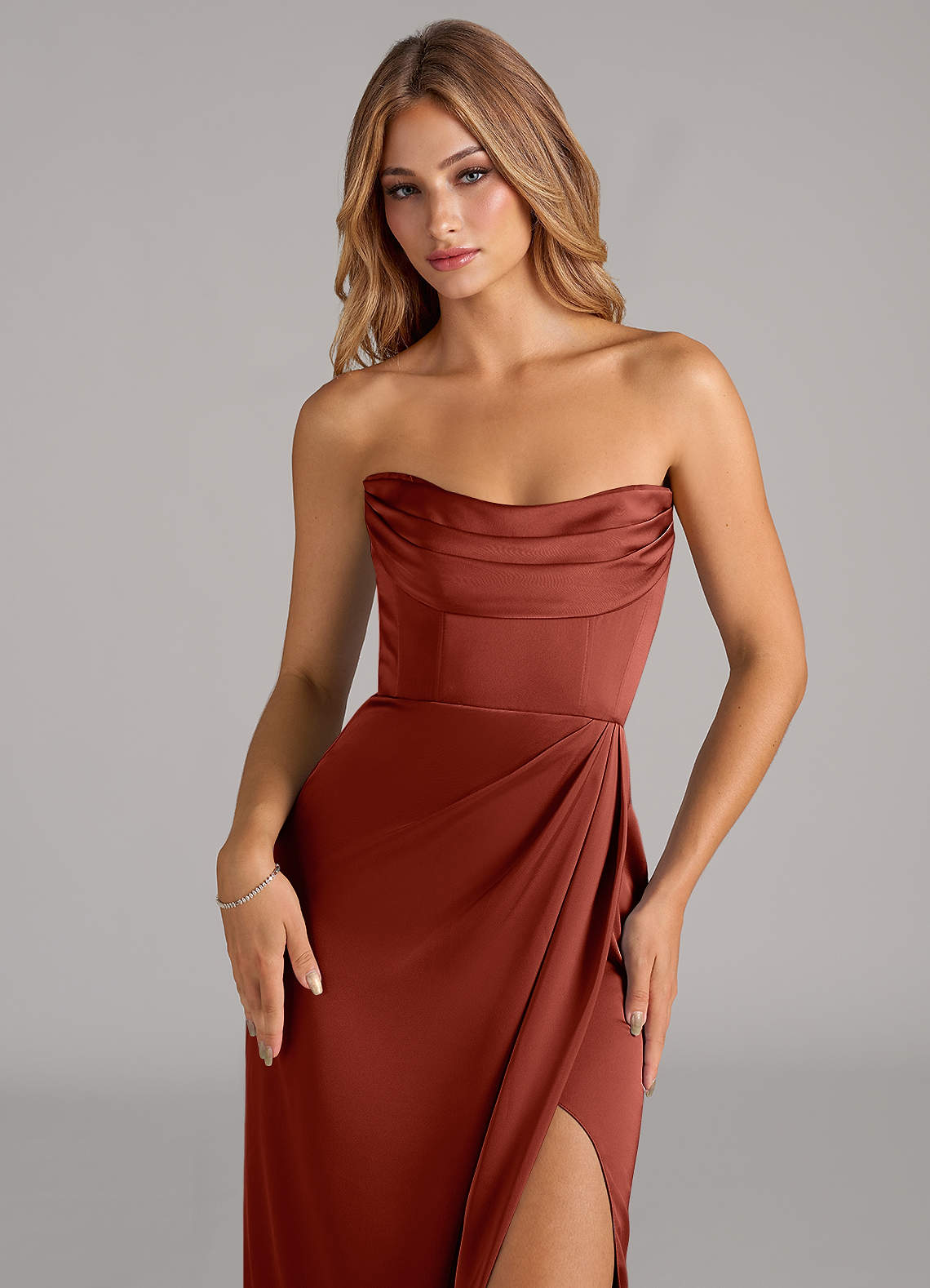 Azazie Johana Robes de demoiselle d'honneur Robe Sirène Convertible en Satin extensible Épaule décolletée Terracotta image1
