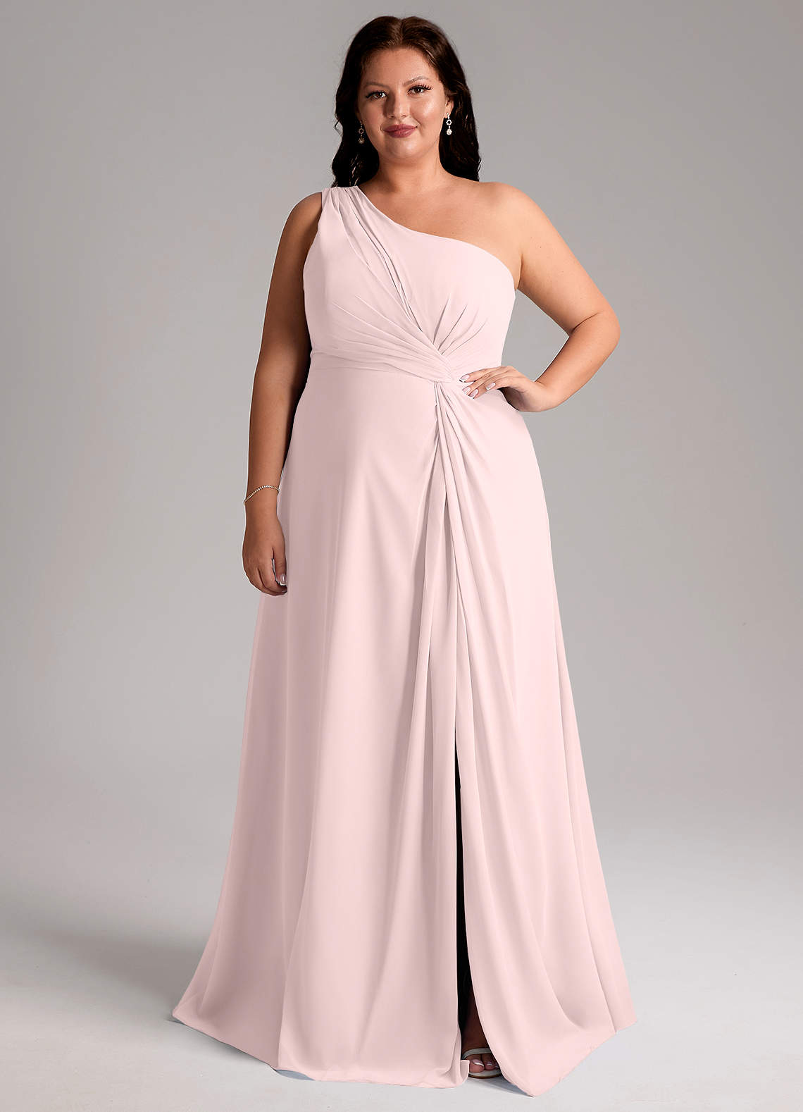Azazie Brooke Robes de demoiselle d'honneur Robe Trapèze en Mousseline de soie Ue épaule Rose Pâle image1