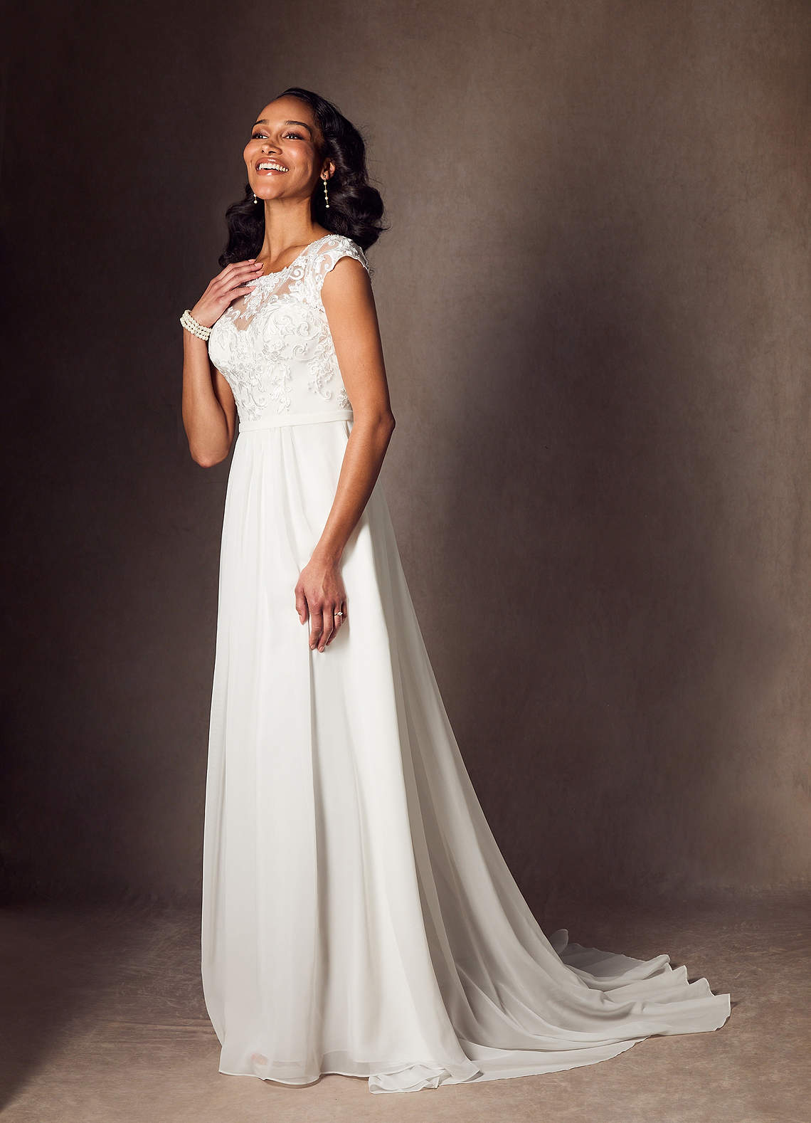 Azazie Brynslee Abiti da Sposa Abito A-Line in Chiffon con Scollo a U e Paillettes Bianco Diamante image7