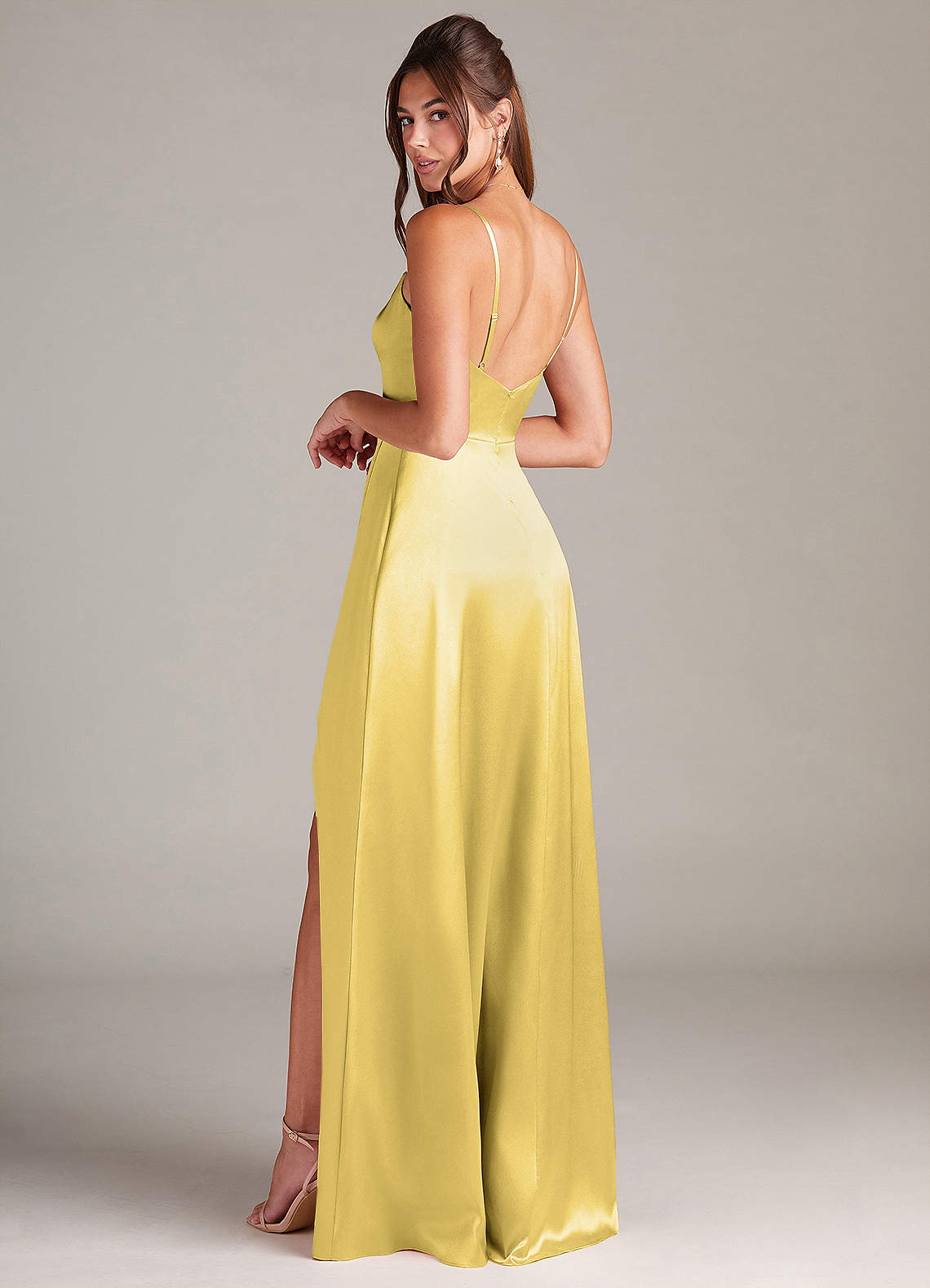 Azazie Sarella Vestidos de madrinha de casamento Vestido Canário de Cetim Metálico de Linha A com com bolsos image3