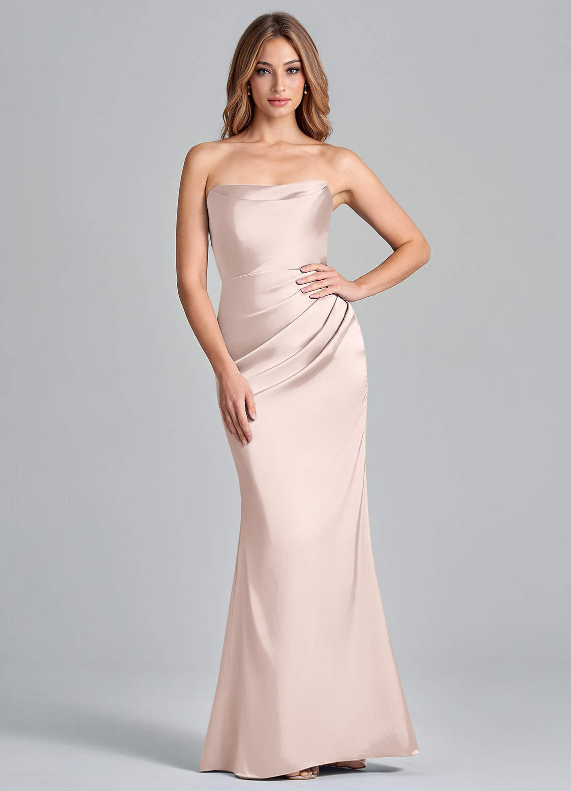 Azazie Olea 신부 들러리 드레스 인어 스트랩리스 스트레치 새틴 바닥 길이 드레스 image1