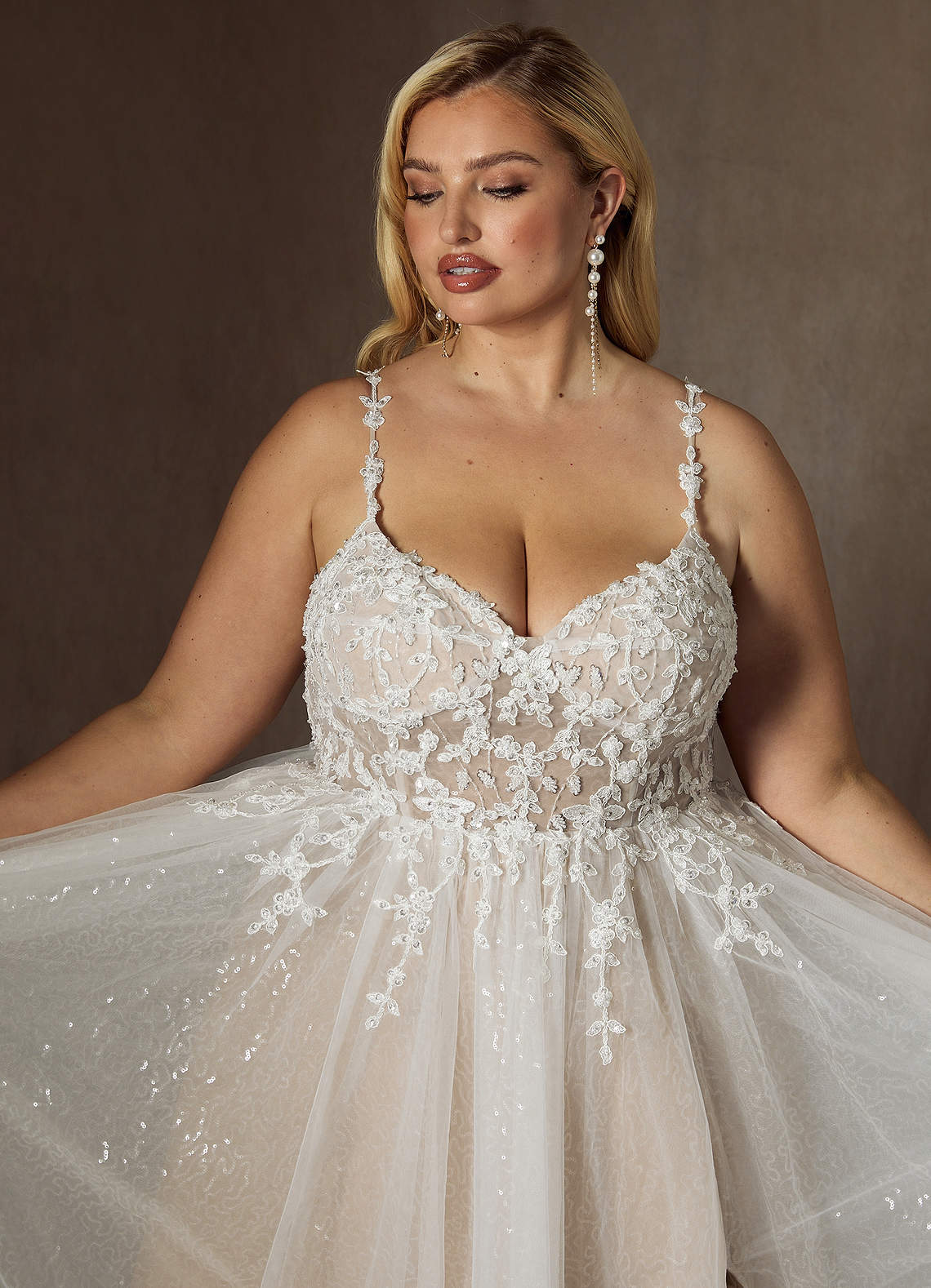 Azazie Florian Bröllopsklänningar Klä av A-Linje i Tyll V-ringning med paljetter Diamant Vit Naken image10