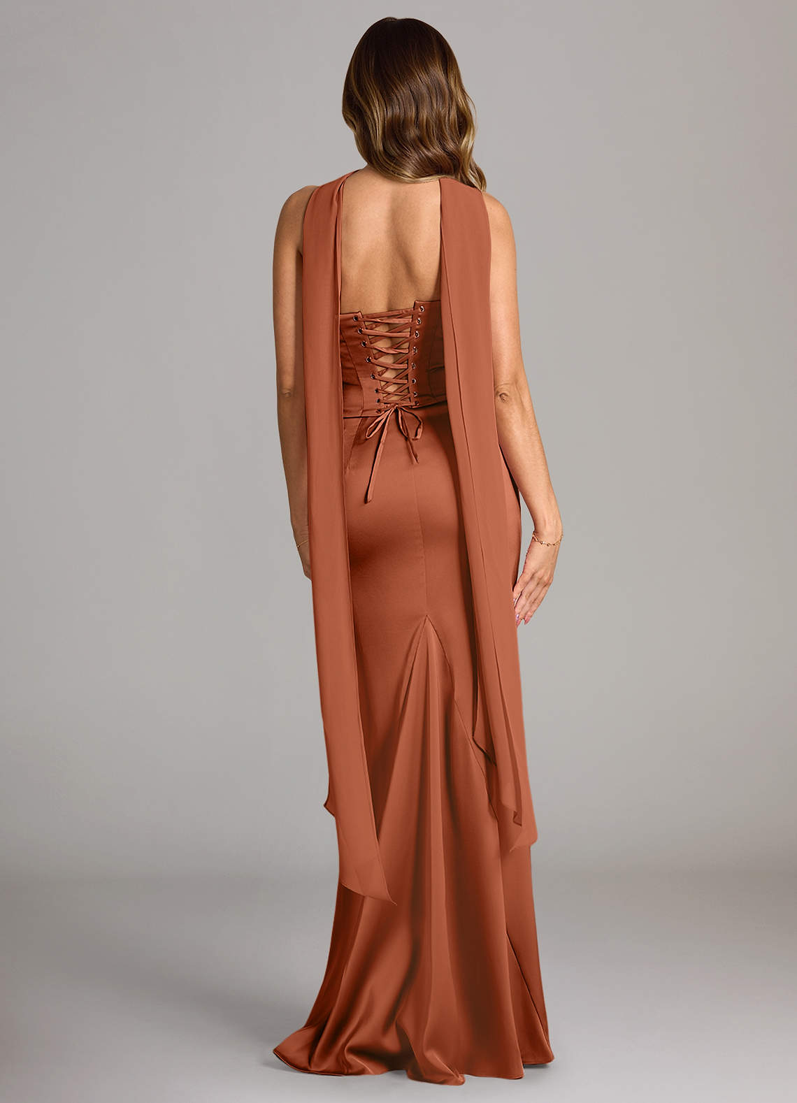 Azazie Sorrel Robes de demoiselle d'honneur Robe Sirène Convertible en Satin extensible Sans bretelle Rose De Cèdre image1