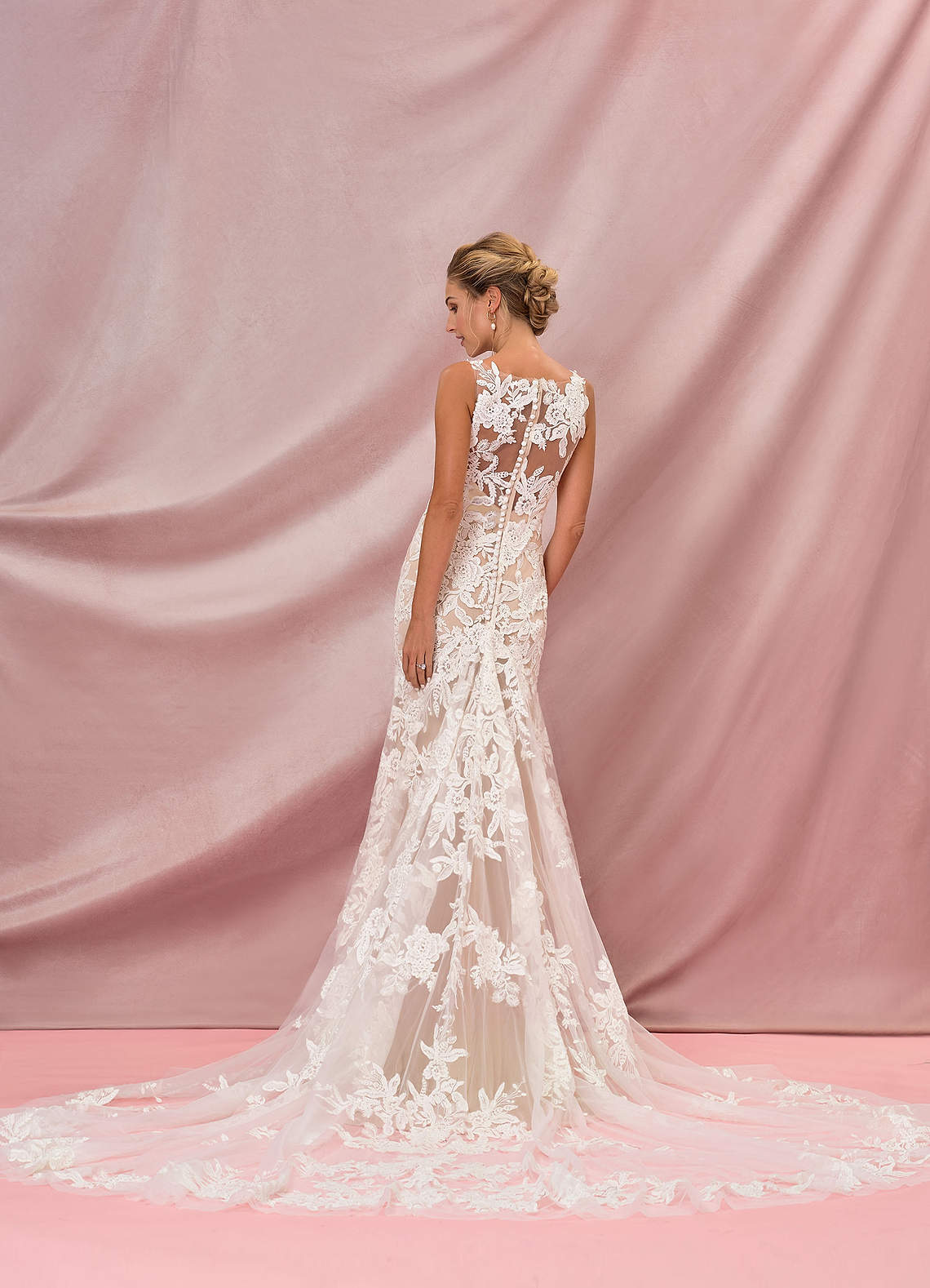 Azazie Judith Vestidos de novia Vestido de Blanco Diamante Nude de Tul de Corte Sirena con Lentejuela image5
