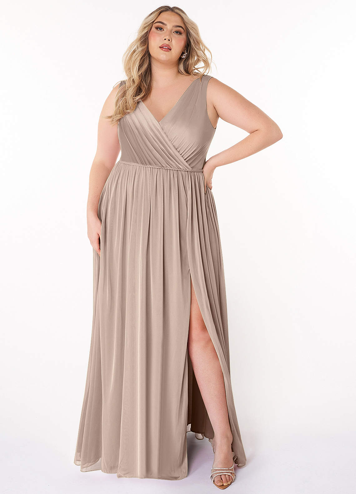 Azazie Tanicia Brautjungfernkleider A-Linie V-Hals Gefaltet Gittergewebe Kleid Taupe image1