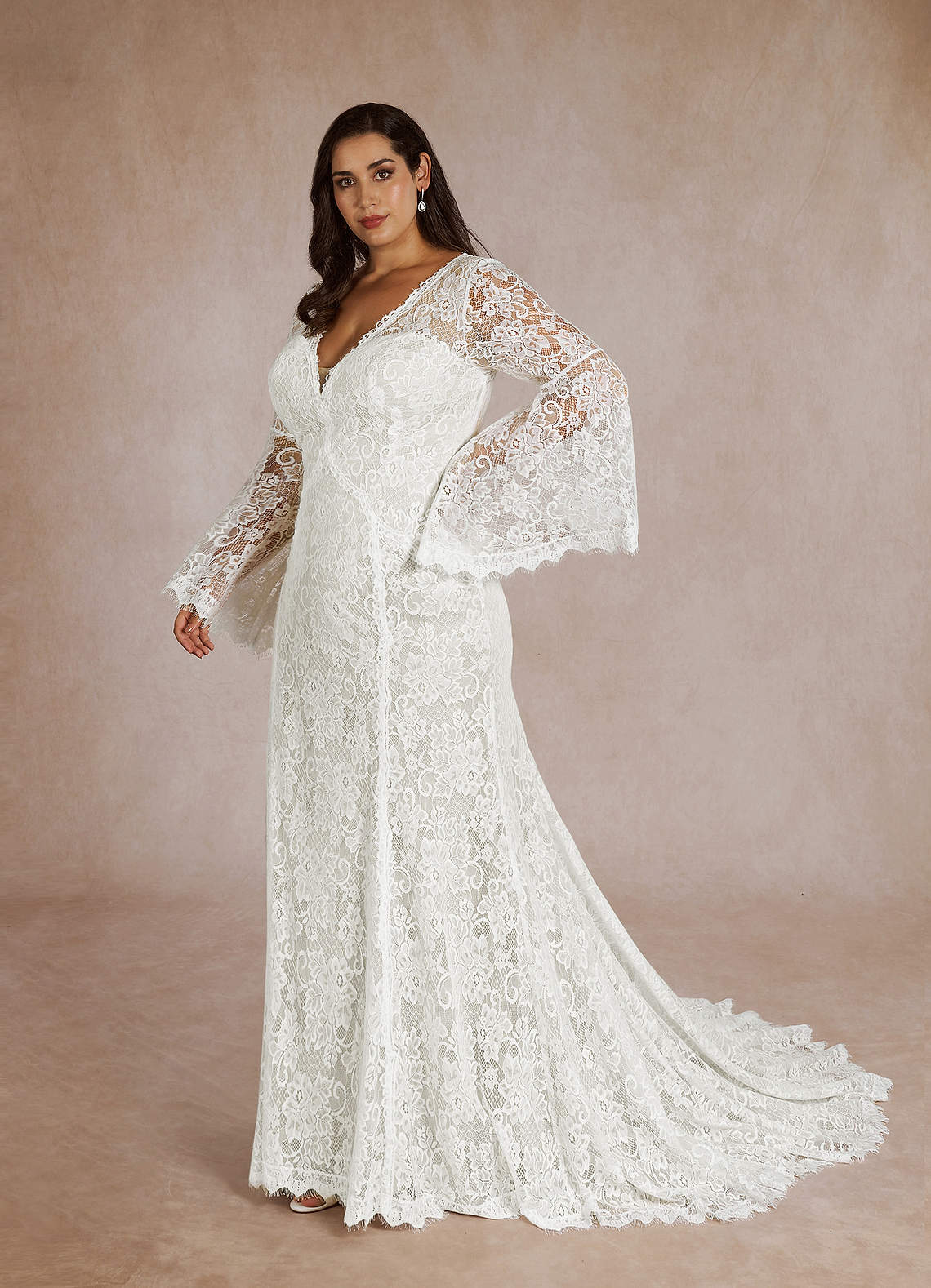 Diamond White Azazie Yunifer Mermaid V-Neck lace Stretch Crepe Chapel Train  Dress