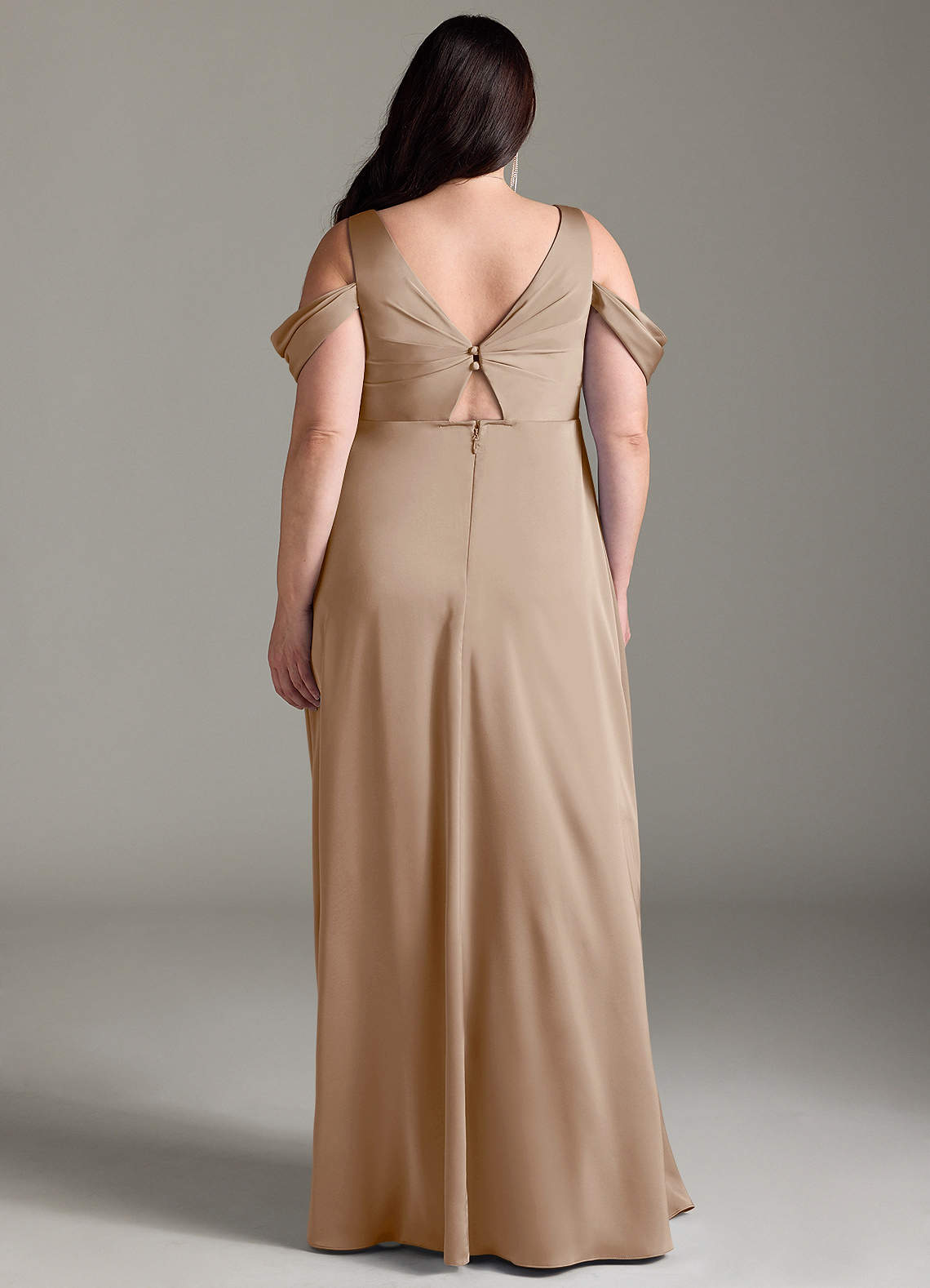 Azazie Rhea vestidos de dama de honor de maternidad Vestido de Corte en A Off The Shoulder Plisado Hasta el suelo Satén Elástico image8