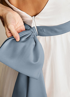 Azazie Lea vestidos de niña de las flores Vestido de Azul Polvoriento de Tul de Corte En A con Tirante Espagueti image5
