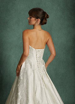 Azazie Bria Vestidos de novia Vestido Blanco Antiguo de Jacquard Floral de Corte Princesa con Palabra de honor image6