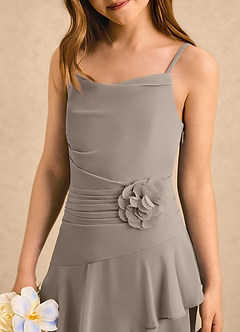 Azazie Indiah Girls Formal Blumenmädchenkleider A-Linie Gestreift Chiffon Kleid Taupe image6