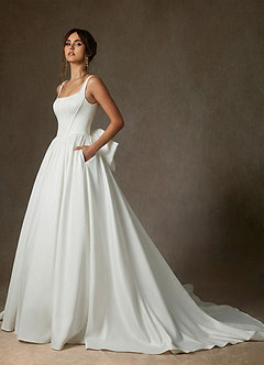 Azazie Cyanne 웨딩드레스 볼가운 포켓이 있는 스트레치 새틴 채플 트레인 드레스 image3