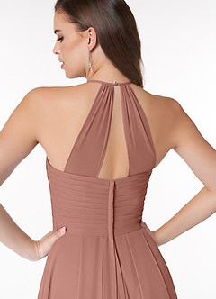 Azazie Ginger Vestidos de damas de honor Vestido de Rosa De Cedro de Gasa de Corte en A con Halter Plisado image3