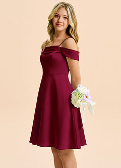 Azazie Anselie Junior Vestido Borgoña de Satén Elástico de Corte en A con Hombros descubiertos image6