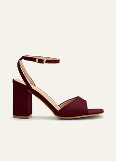 front Escarpins à bout carré en satin stretch assorti