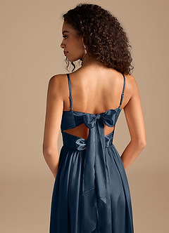 Azazie Zeya Robes de demoiselle d'honneur Robe Trapèze en Satiné métallisé Plissée Bleu Marine Foncé image4
