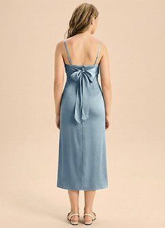 Azazie Mai Junior Vestido de Azul Polvoriento de Satén Elástico de Corte Recto con Plisado image2