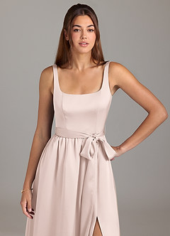 Azazie Elliott Robes de demoiselle d'honneur Robe Trapèze en Satin extensible avec poches Rose Pâle image2
