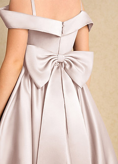 Azazie Favia Blumenmädchenkleider A-Linie Schulterfrei Matte Satin Kleid Blassrosa image7