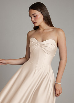 Azazie Meleena Vestidos de damas de honor Vestido de Alabastro Blanco de Satén Elástico de Línea A con Sin tirantes image4