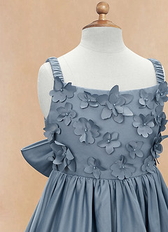 Azazie Midge vestidos de niña de las flores Vestido de Azul Polvoriento de Satin Mate de Corte En A con Lazo image8