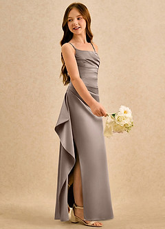 Azazie Cannoli Girls Formal Robe Demoiselle D'honneur Fillette Robe Trapèze en Mat Satiné Plissée Taupe image4