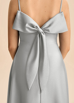 Azazie Isolde Junior A라인 주름진 스트레치 새틴 플로어 길이 주니어 신부 들러리 드레스 image5