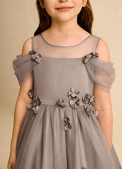 Azazie Juni Abiti da Ragazza di Fiori Abito Principessa in Tulle Plissettato Taupe image9