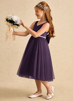 Azazie Firefly Abiti da Ragazza di Fiori Abito A-Line in Raso Opaco Fiocco Prugna image1