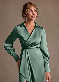 Azazie Jacinta Mère de la mariée Robes Robe Fourreau en Satin extensible Plissée Eucalyptus image5