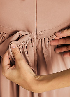 Azazie Joss Robe Demoiselle D'honneur Fillette Robe Trapèze en Mousseline de soie avec manches Champagne Rosé image4