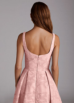 Azazie Amalie Robes de demoiselle d'honneur Robe Trapèze en Blumen-Burnout Plissée Rose Poudré image6