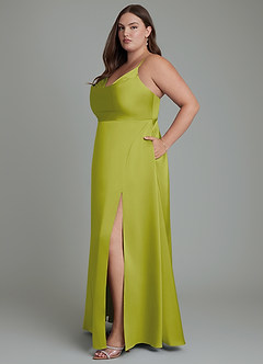 Azazie Sarella Robes de demoiselle d'honneur Robe Trapèze en Satin extensible Plissé Citronnelle image12