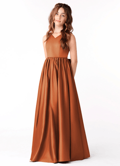 Azazie Hathaway Junior Vestido de Canela de Satén Elástico de Corte En A con Lazo image3