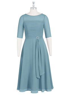 Azazie Naomi Abiti per la Madre della Sposa Abito A-Line in Chiffon Plissettato con Scollo a Barca Blu Lunatico image7