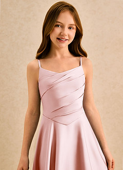 Azazie Coconut Girls Formal Blumenmädchenkleider A-Linie Plissee Stretch-Satin Kleid Zartrosa image6