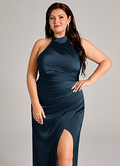 Azazie Jemma Vestidos de damas de honor Vestido Azul Marino Oscuro de Satén Elástico de Corte Recto con Plisado image10
