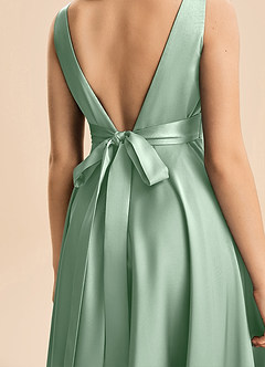 Azazie Gabby Junior Jurk van Stretch Satijn met A-Lijn Geplooid Agave image2