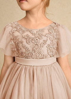 Azazie Queenie Robe Demoiselle D'honneur Fillette Robe Trapèze en Dentelle Rose Perle image4