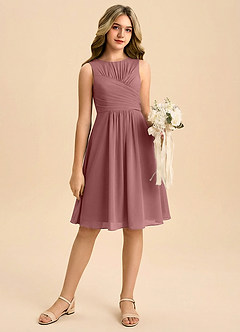 Azazie Skyla Junior Vestido de Rosa Del Desierto de Gasa de Corte en A con Plisado image1