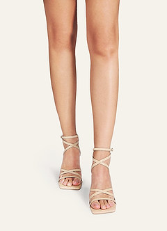 front Tacones con tiras cruzadas en el tobillo