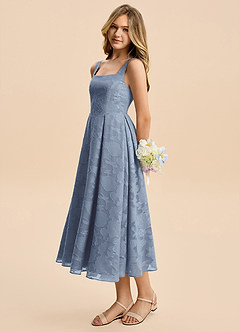 Azazie Amalie Junior Vestido de Azul Polvoriento de Devorado Floral de Corte en A con Volante image5