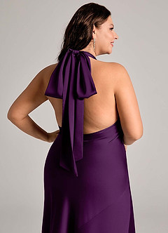 Azazie Velli Vestidos de damas de honor Vestido de Uva de Satén Elástico de Corte Sirena con Cuello Alto image11