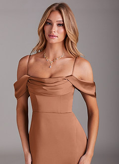 Azazie Saige Jurken voor bruidsmeisjes Jurk van Stretch Satijn met Kolom Off the Shoulder Bronzeertint image2