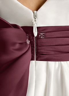 Azazie Sosie Robe Demoiselle D'honneur Fillette Robe Trapèze en Mat Satiné Plissée Ivoire Cabernet image6