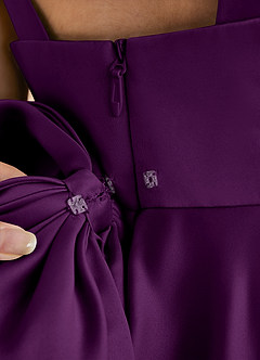 Azazie Honey Bear Blumenmädchenkleider A-Linie Plissee Matte Satin Kleid Traube image6