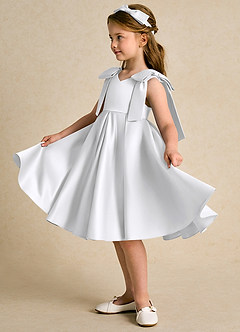 Azazie Guppie vestidos de niña de las flores Vestido de Blanco de Satin Mate de Princesa con Plisado image4