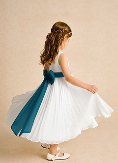 Azazie Margot Abiti da Ragazza di Fiori Abito A-Line in Chiffon Plissettato Avorio Blu Inchiostro image7