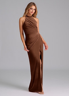 Azazie Jemma Vestidos de damas de honor Vestido de Ocre Oscuro de terciopelo de Corte Recto con Plisado image4