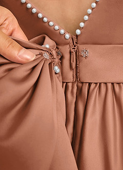 Azazie Dumpling Robe Demoiselle D'honneur Fillette Robe Trapèze en Mat Satiné Arc Bronze image7