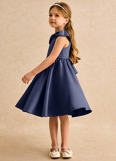 Azazie Acorn Robe Demoiselle D'honneur Fillette Robe Trapèze en Mat Satiné Plissée Bleu Orageux image4